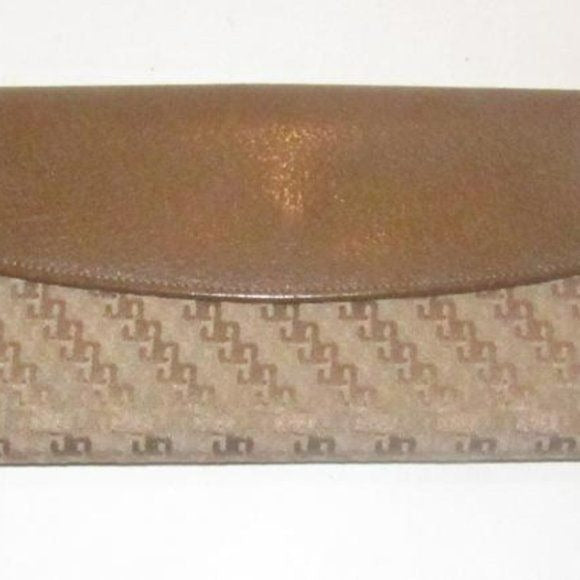Gucci Khaki Square G Logo Print Vintage Wallet- Like new!
