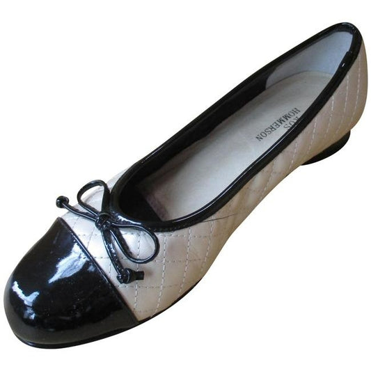 Ros Hommerson Cream Quilted Ballet Black Patent Accent Flats Size Us