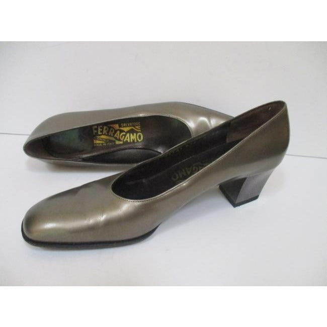 Salvatore Ferragamo Taupe Arizona Pumps Size Us