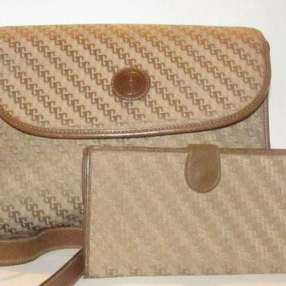 Gucci Khaki Square G Logo Print Vintage Wallet- Like new!