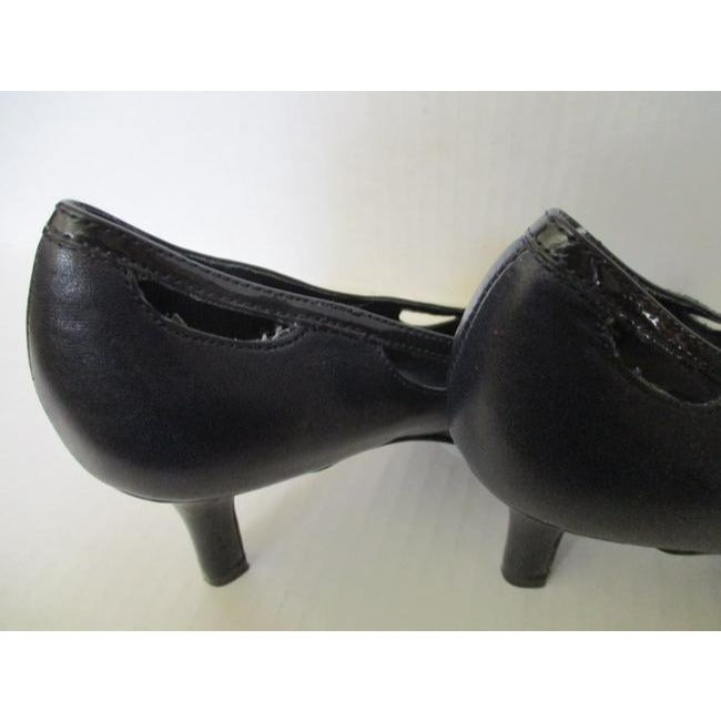 Ralph Lauren Navy Pointed Toe Scallop Cut Out Low Pumps Size Us