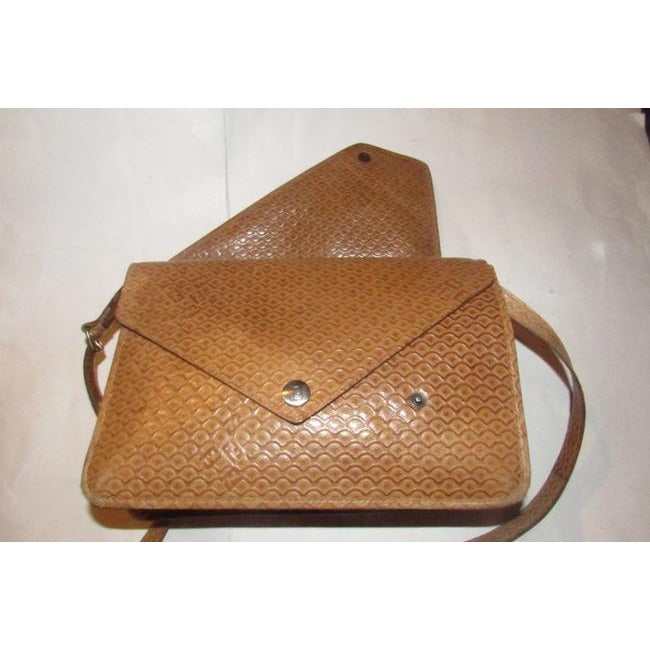 Fendi Clutch Early Sas Two Way Bodyshoulder Purse Camel Tooled Leather Embossed Or Cross Body Bag