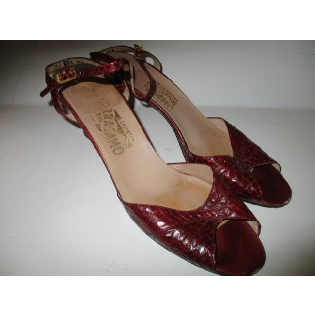 Salvatore Ferragamo Cranberry Wine Lizard Ankle Strap Pump Sandals Size Us