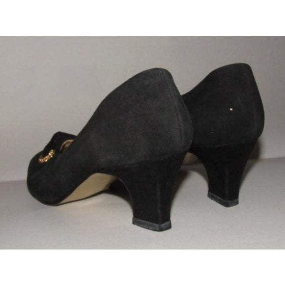 Etienne Aigner, 'Linda' style, size 5.5M, black suede and leather, 2" kitten heel, almond toe pumps with a gold tone accent at the toes!