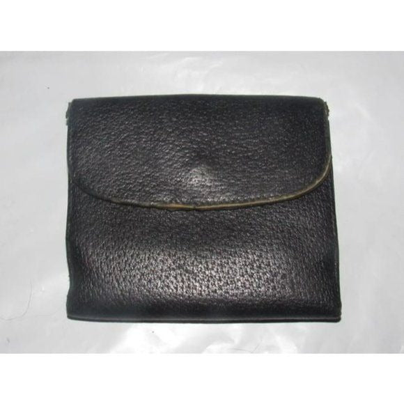 Gucci Black Leather Bi-fold Gold Buckle Clasp