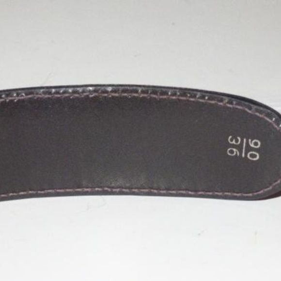 Gucci brown/burgundy leather belt w two-tone equestrian buckle