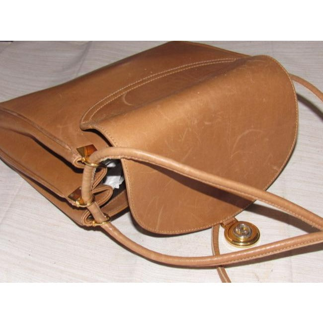 Gucci Vintage Camel Leather With Gold Gg Accents Shoulder Bag