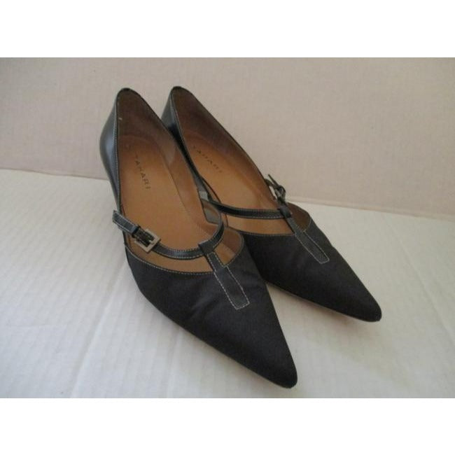 Tahari Black Noel Pointed Toe Slingback Kitten Pumps Size Us