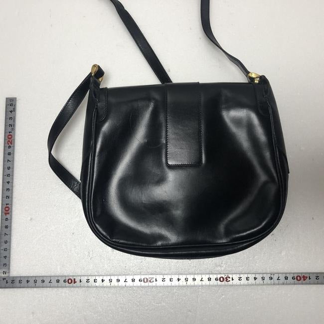 Gucci GG Supreme Classic, Black Leather, Shoulder Bag/Cross Body with an Envelope Top & Gold Hardware