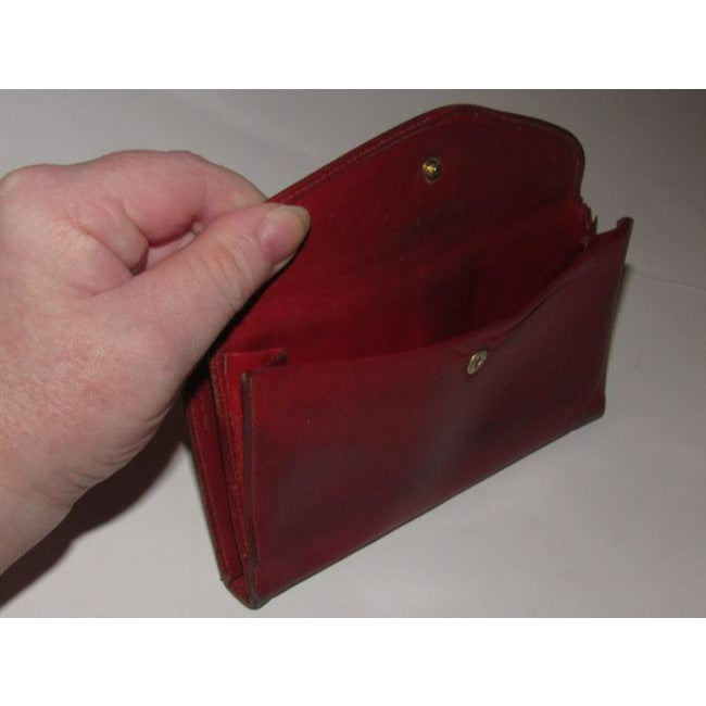 Gucci Red Leather With Gold Hand Clasp Vintage Wallet