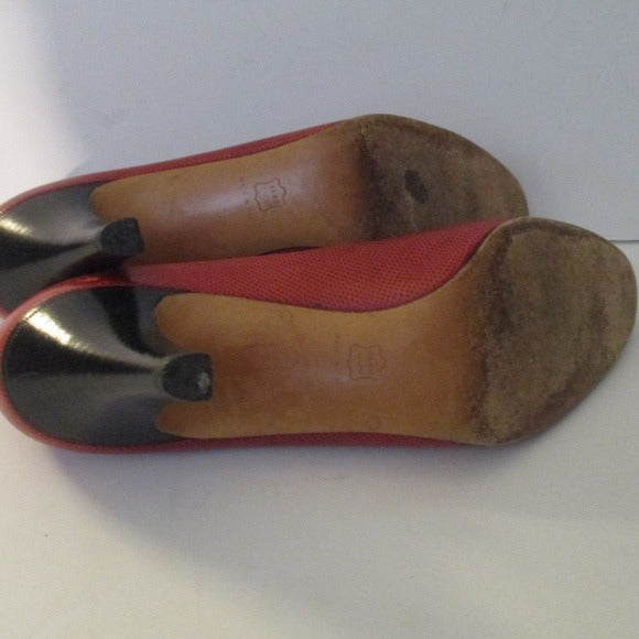 Ferragamo True Red Leather Size 7.5N Kitten Heels!