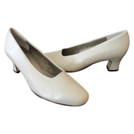 Ros Hommerson Warm White Special Occasion Vintage Designer Pumps Size Us