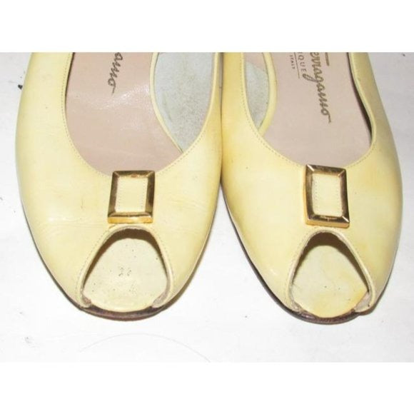 1960's, amazing, MOD Salvatore Ferragamo, size 6.5C, pale yellow patent leather, open toe, 2" chunkier heeled slingback sandals