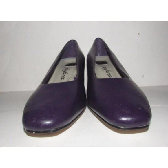 Fanfares Vintage Purple Leather Almond Toe Pump